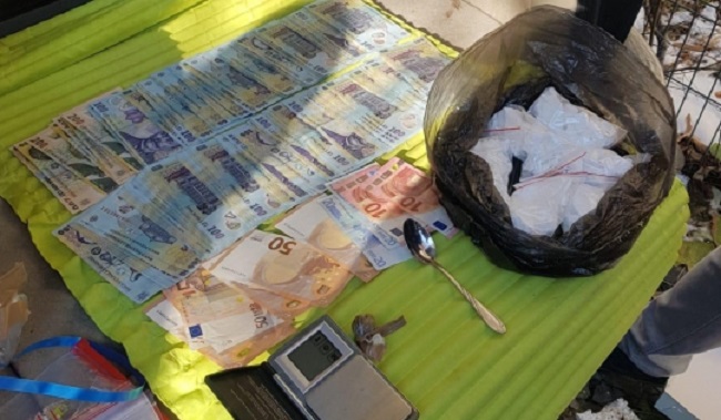 Bărbat din Tulcea prins cu droguri de mare risc. Au fost efectuate percheziții în Constanța și București
