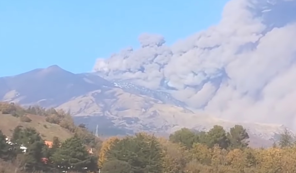 ITALIA: Cutremur de 4,8 grade în Sicilia, după erupţia vulcanului Etna