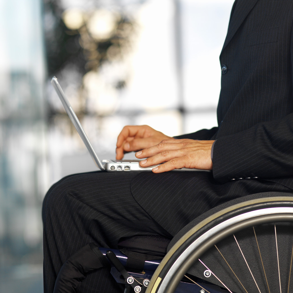Persoanele cu dizabilităţi, ajutate să-şi găsească un loc de muncă, prin intermediul unui proiect