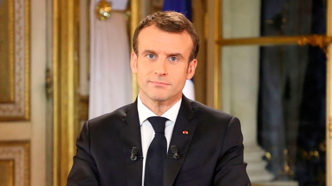 FRANȚA: Macron anunţă mărirea salariilor mici