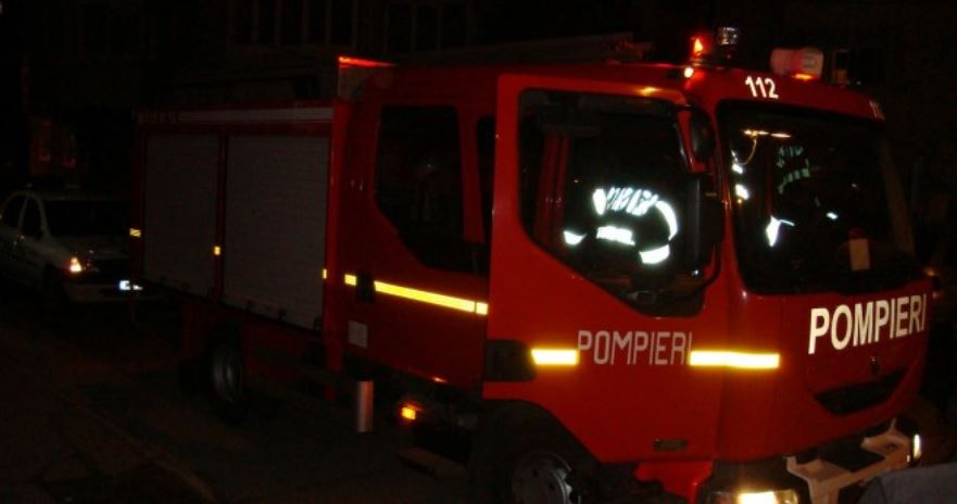 Incendiu în Constanța! Trei case afectate