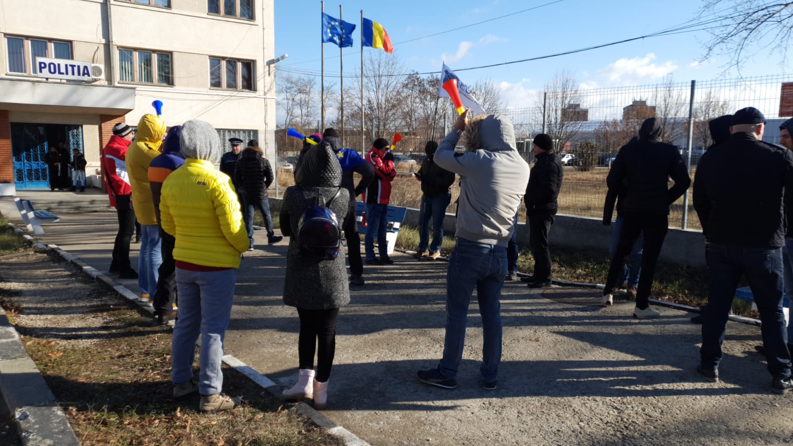 MANGALIA: Sindicaliștii SNPPC protestează în faţa sediului Poliţiei – update