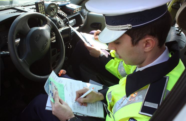 Județul CONSTANȚA: În 2018 poliţiştii rutieri au ridicat 1.600 de permise