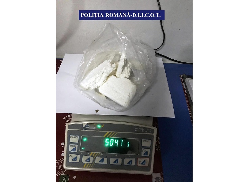 CONSTANȚA: 500 de grame de cocaină, ridicate de polițiști. Patru persoane au fost reținute