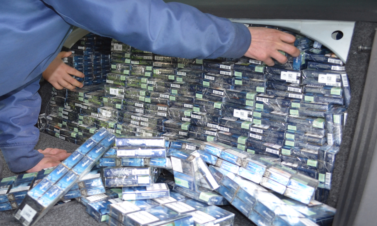 CONSTANȚA/MANGALIA: Peste 7.000 de pachete cu țigări de contrabandă, descoperite de polițiștii de frontieră