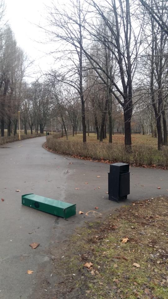 CONSTANȚA: Dispozitivele pentru colectarea deșeurilor canine au fost, din nou, vandalizate