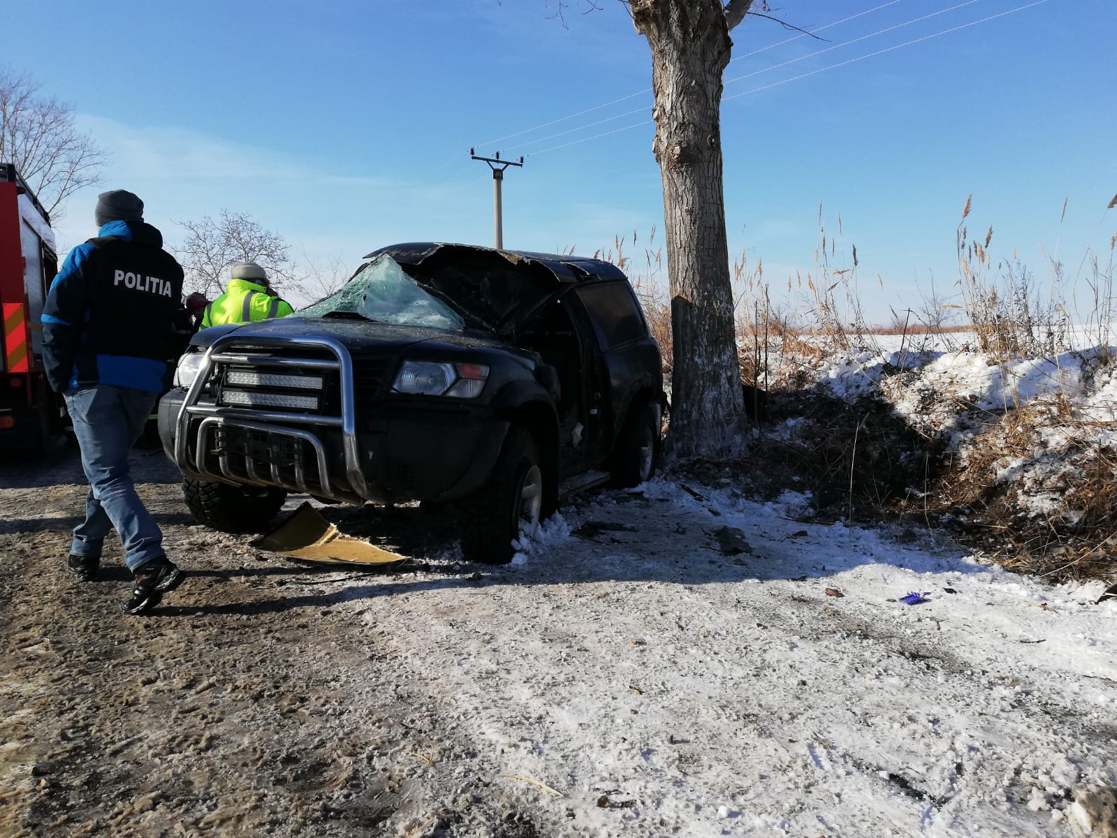 TULCEA/FOTO: Accident rutier grav cu o victimă încarcerată
