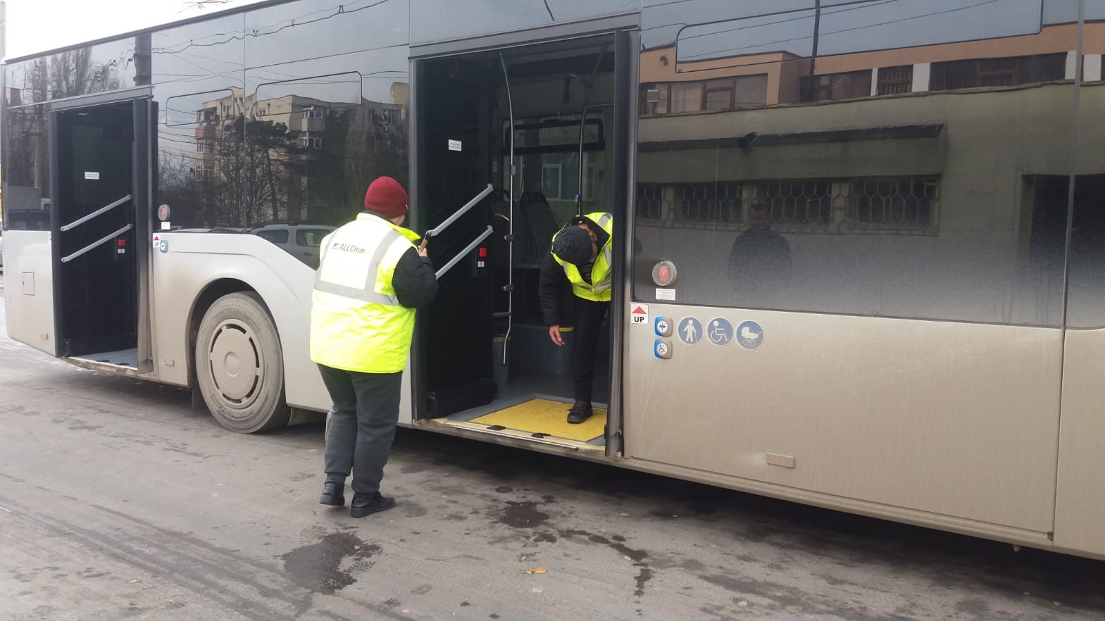 CONSTANȚA: Mijloacele de transport în comun, dezinfectate în fiecare zi