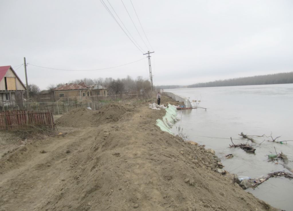 TULCEA: Autorităţile solicită fonduri pentru stoparea eroziunii malurilor Dunării în comuna Nufăru
