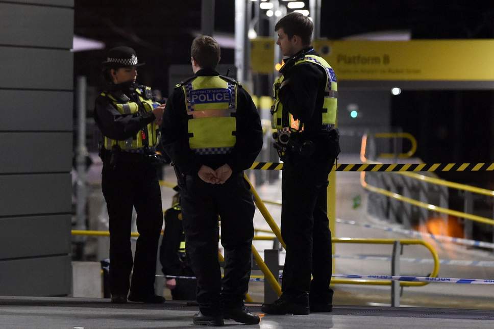 MAREA BRITANIE: Poliţia tratează atacul cu cuţitul din Manchester ca incident terorist