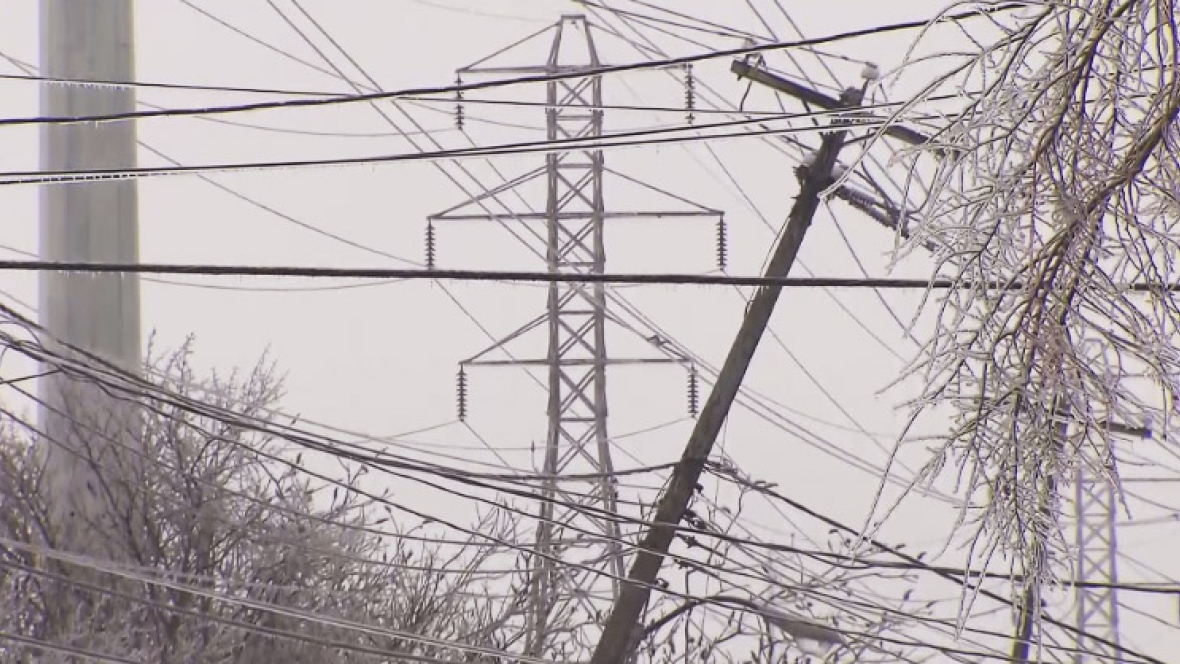 123 de localităţi din 13 judeţe, încă nealimentate cu energie electrică