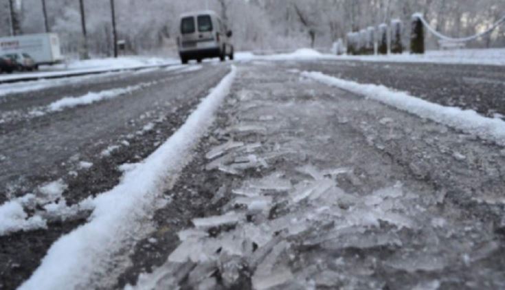 România intră sub informare meteo de ninsori, vânt, precipitații mixte și polei