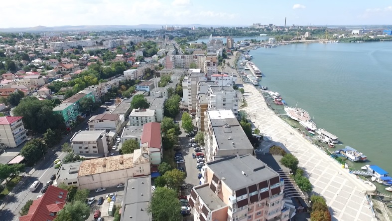 TULCEA: Clădiri supraimpozitate, după ce au fost abandonate