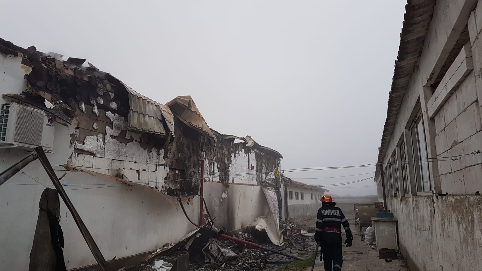 CONSTANȚA: Incendiu puternic la un motel din Sibioara FOTO