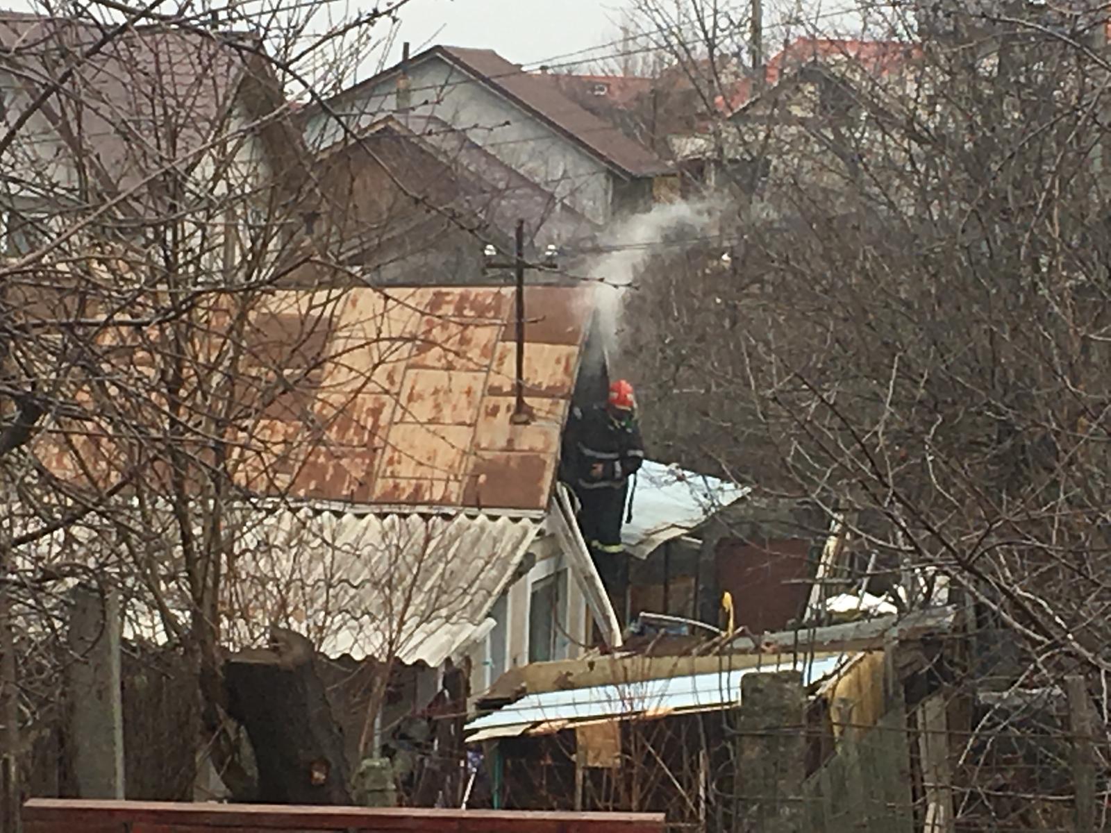 Incendiu în Tulcea. O casă, cuprinsă de flăcări
