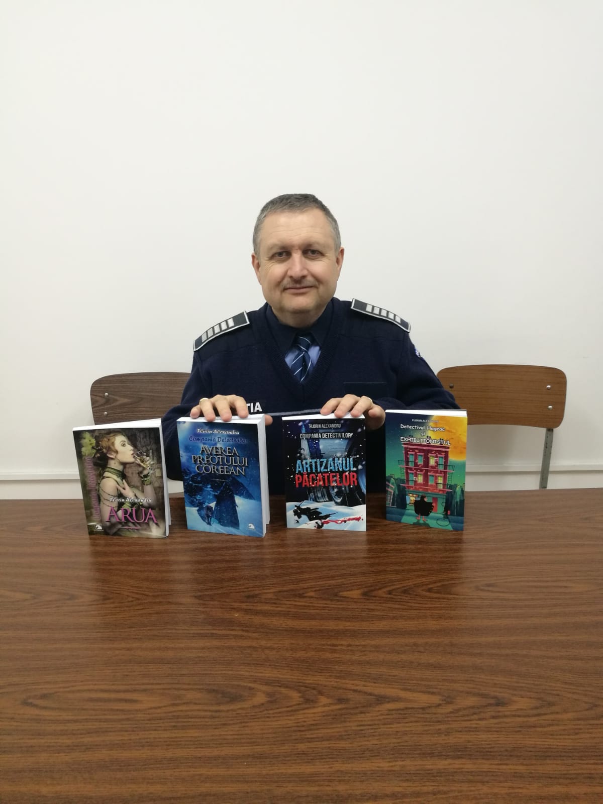 CONSTANȚA: Polițistul scriitor, Florin Alexandru, își pregătește cea de-a patra carte