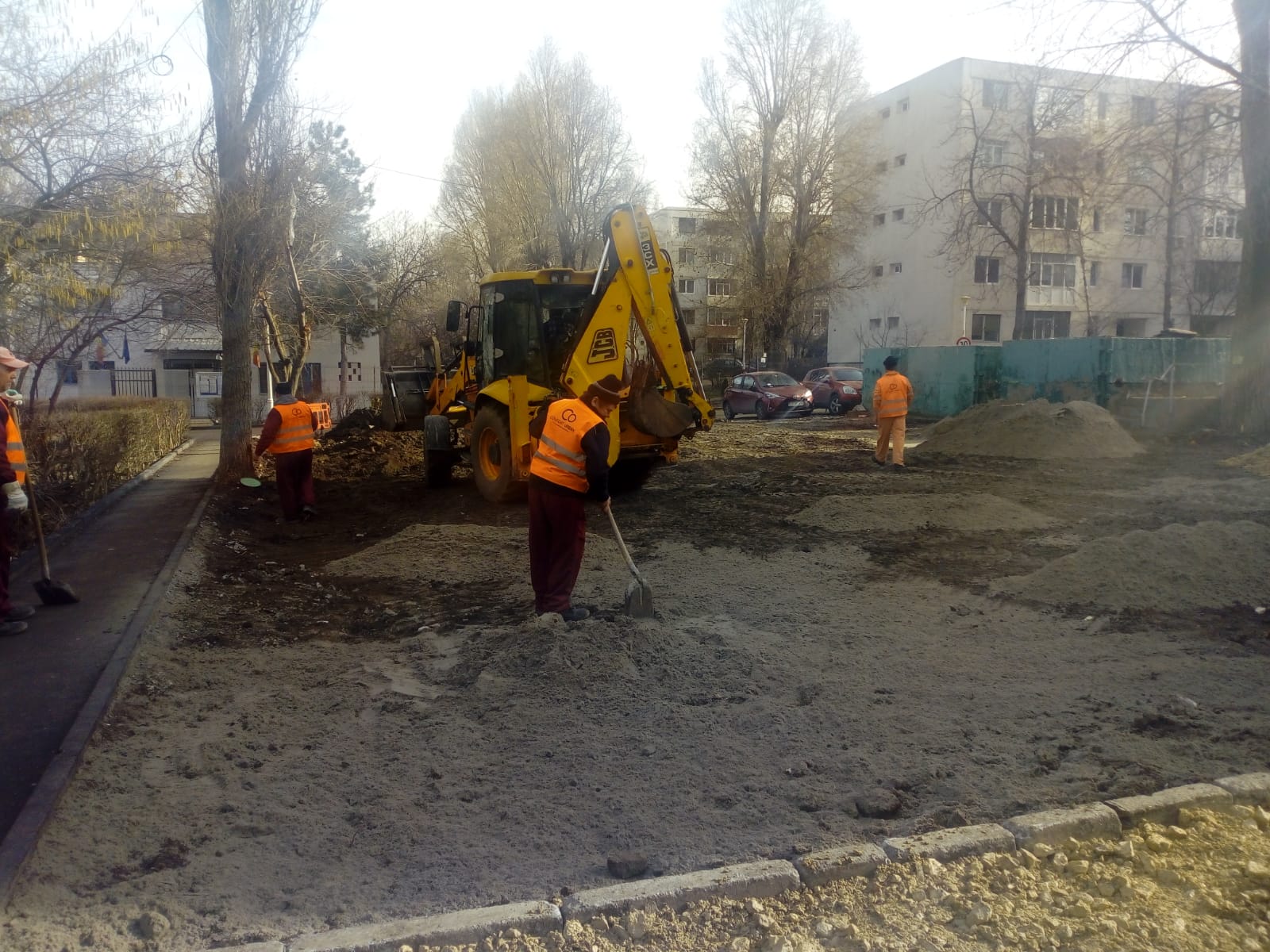 CONSTANȚA: Locuri de parcare amenajate în locul garajelor demolate
