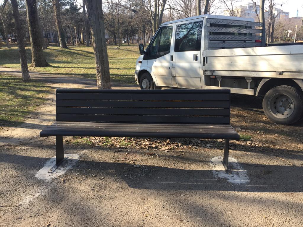 CONSTANȚA: Bănci vandalizate în parcul Tăbăcărie