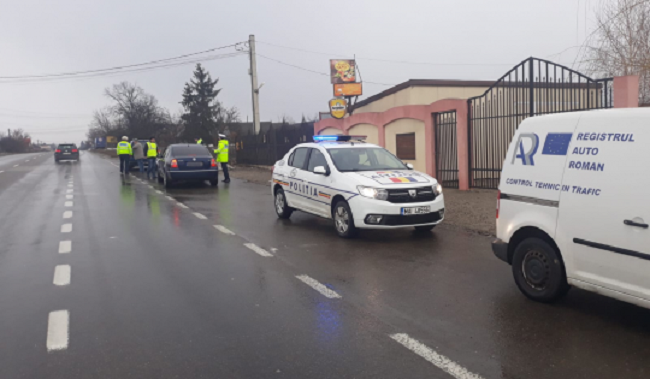 50 de autovehicule cu defecțiuni tehnice majore, imobilizate în trafic de polițiști