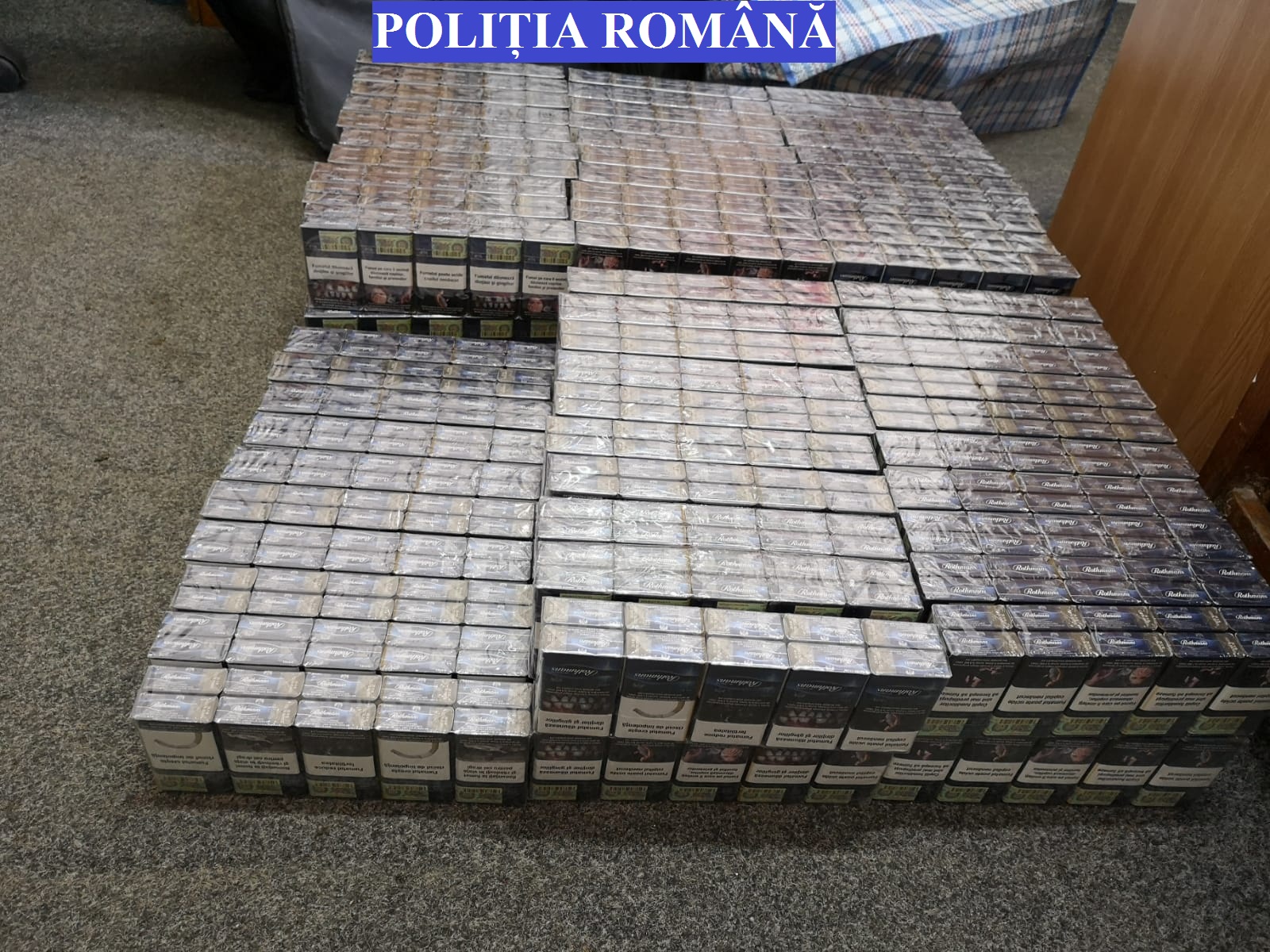 Percheziții la persoane bănuite de contrabandă cu țigări. Patru persoane, sub control judiciar