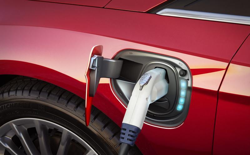 Vânzările de autoturisme ecologice, în creştere cu peste 65% în 2018, în România