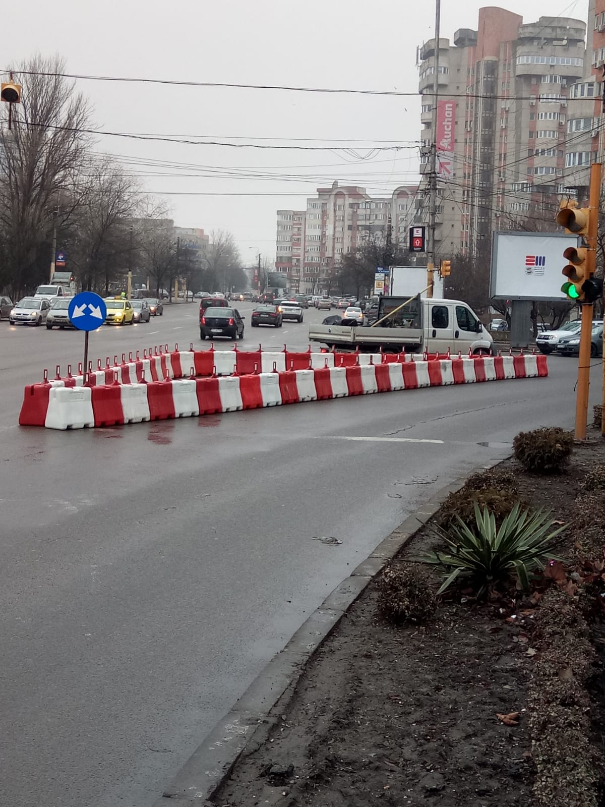 Măsură pentru fluidizarea traficului, într-o intersecție din Constanța