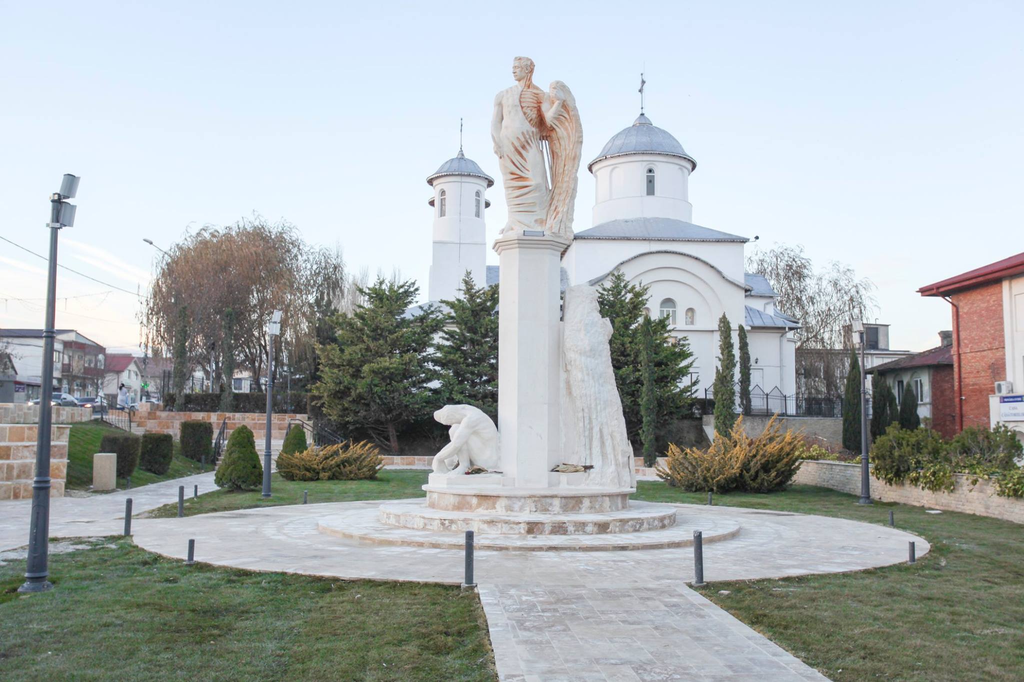 CONSTANȚA: La Ovidiu, primăria va oficia căsătorii lângă statuia poetului latin