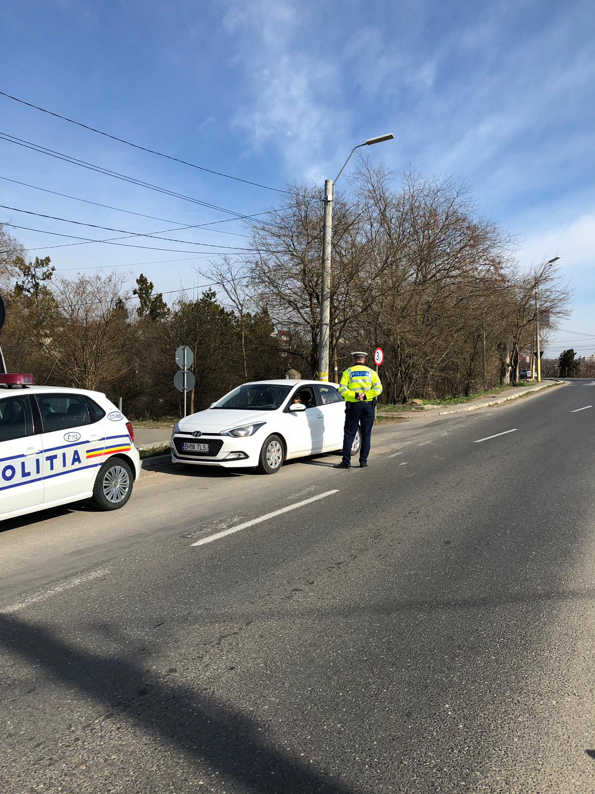 Sute de constănțeni, amendați de polițiști pentru că nu purtau centura de siguranță FOTO