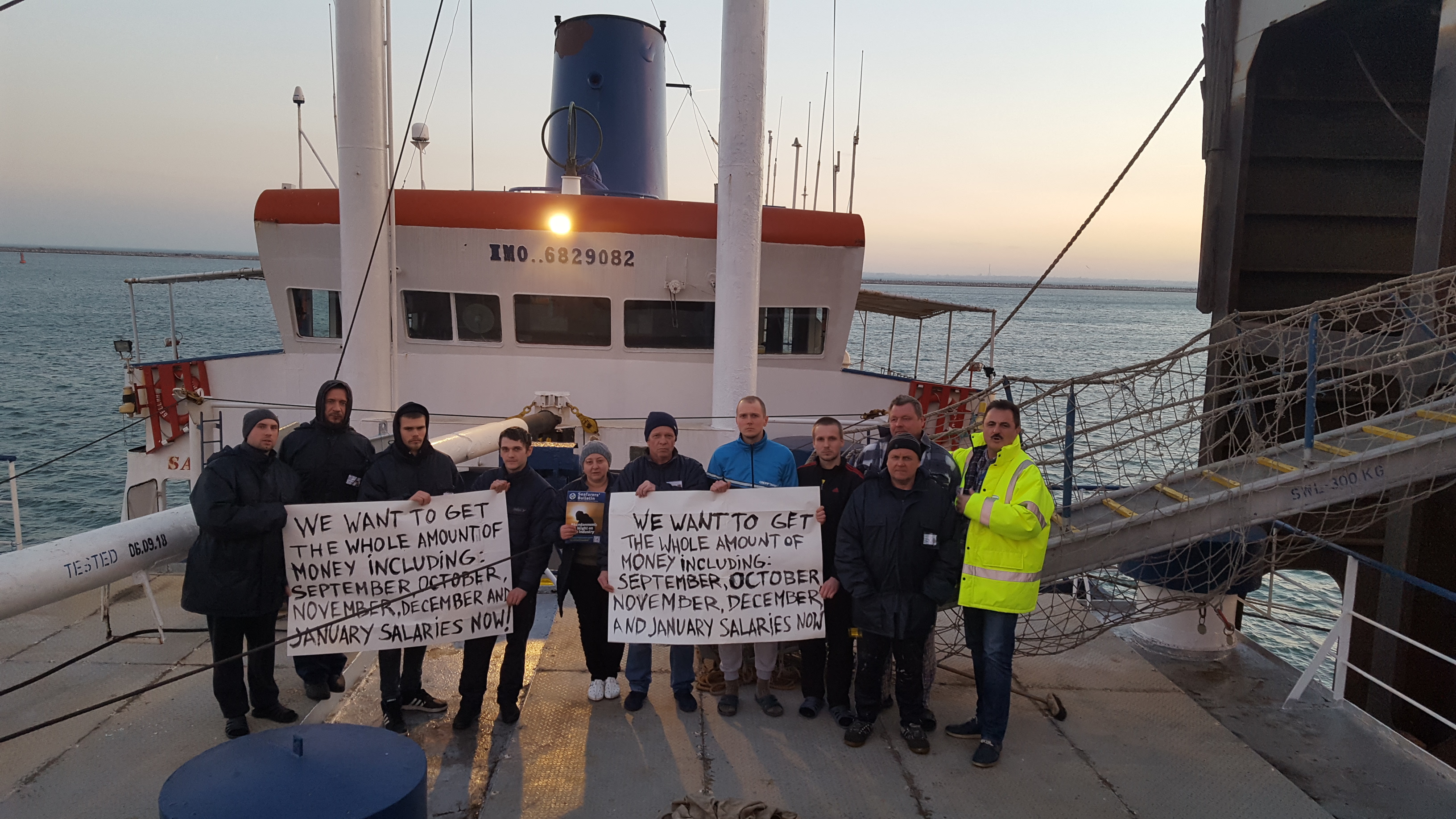 CONSTANȚA: Marinarii de pe o navă reținută în Portul Midia și-au primit salariile restante FOTO