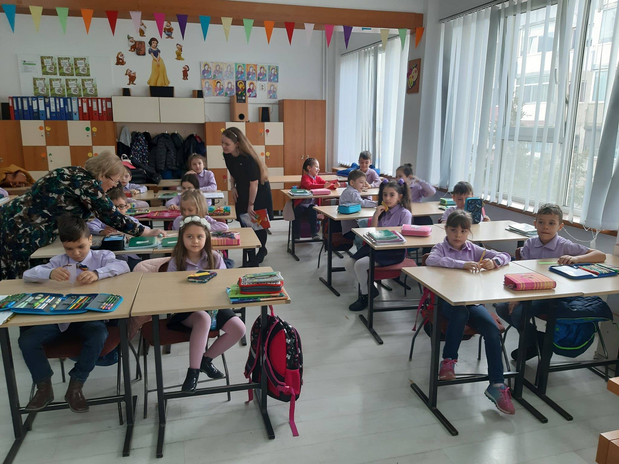 CONSTANȚA/FOTO: Caroliştii alături de cei mai mici francofoni