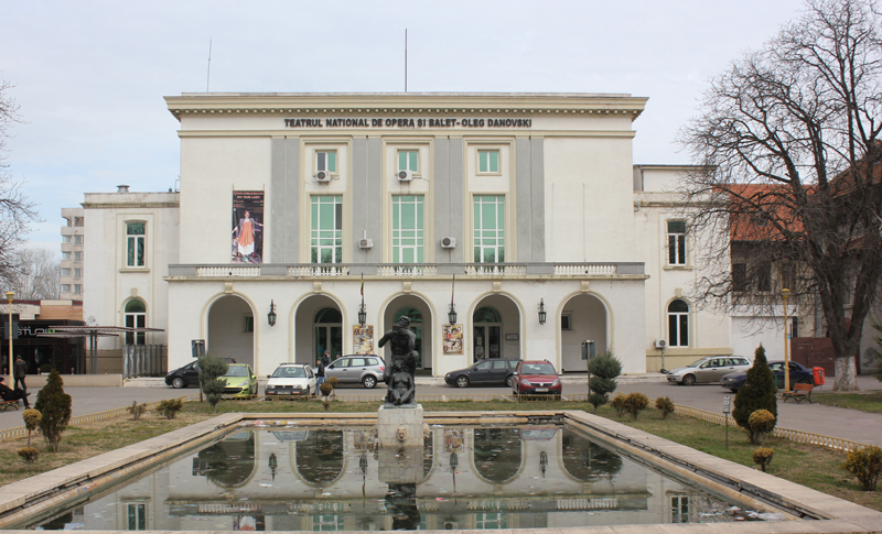 CONSTANȚA: Spațiul din fața Teatrului de Operă şi Balet „Oleg Danovski” va fi reamenajat