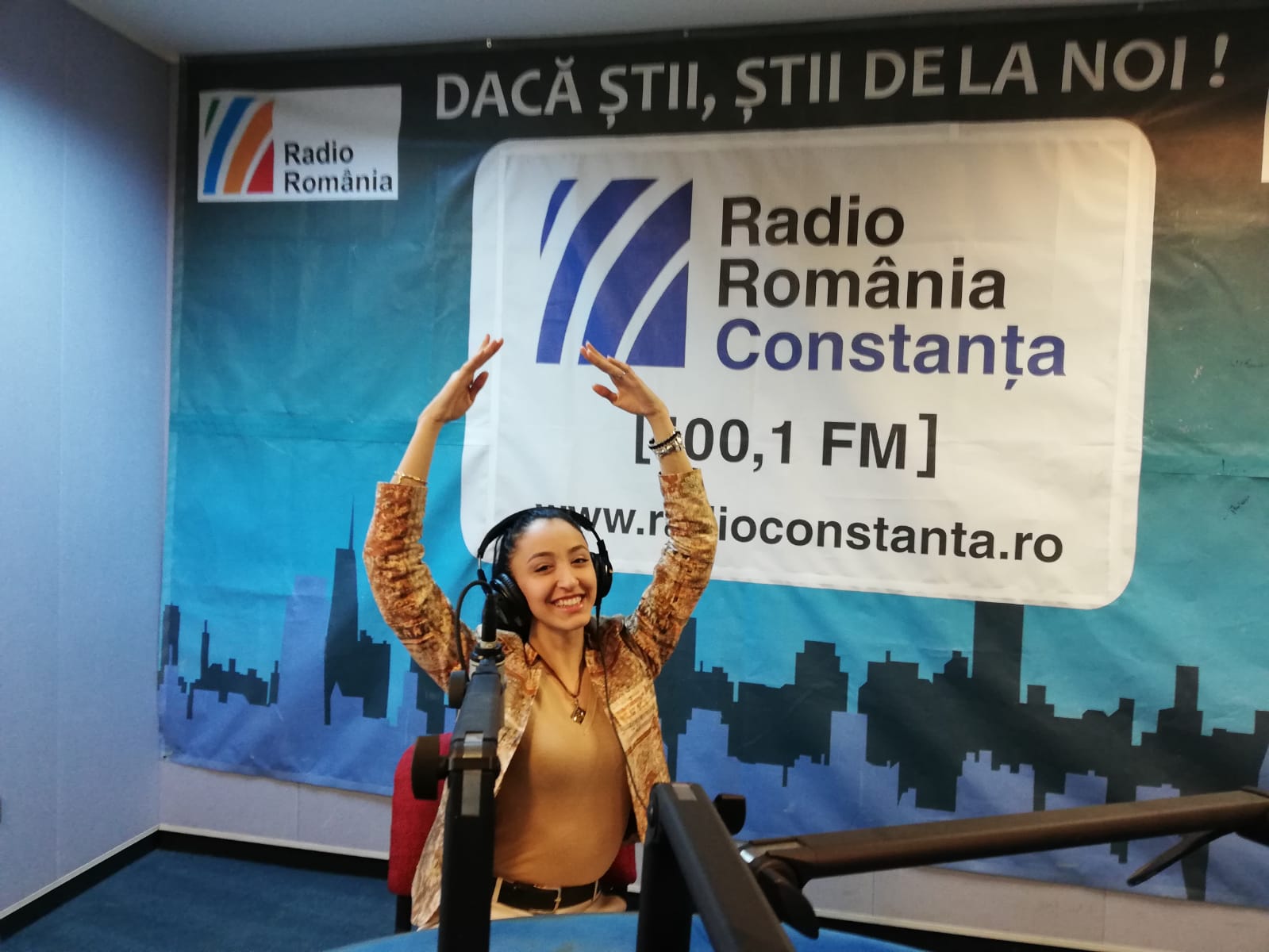 Interviul Dimineții – instructorul-coregraf Roxana Gurău în studioul Radio Constanța