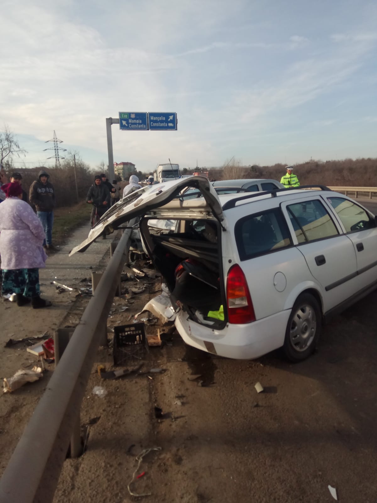 FOTO: Accident rutier la ieșire de pe podul de la Ovidiu