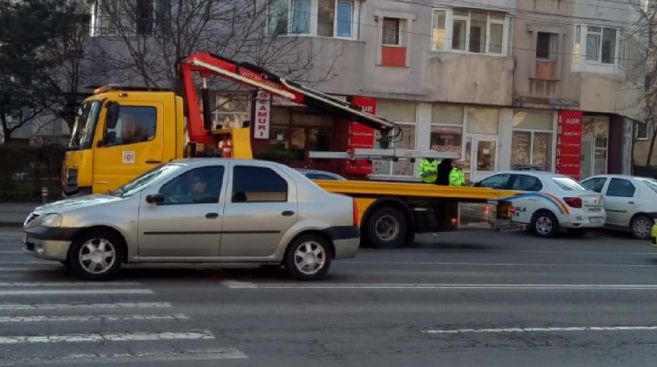 CONSTANȚA/FOTO: De astăzi se ridică mașinile oprite neregulamentar. Care este tariful de recuperare