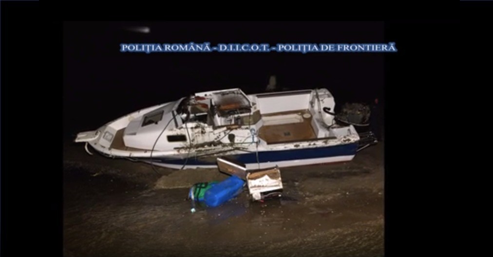 TULCEA: Două persoane reținute în cazul transportului de cocaină