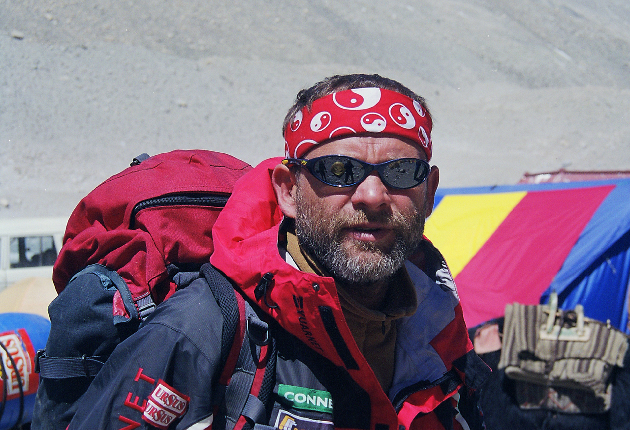 Se împlinesc 16 ani de la plecarea primei expediţii integral româneşti în Everest