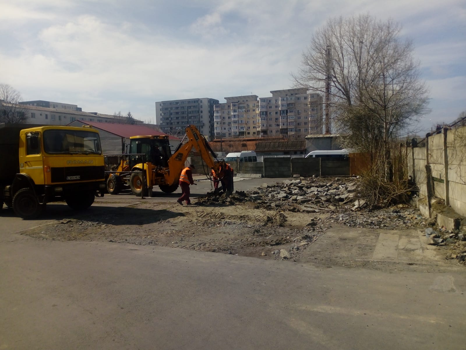 CONSTANȚA: Noi locuri de parcare amenajate în locul garajelor
