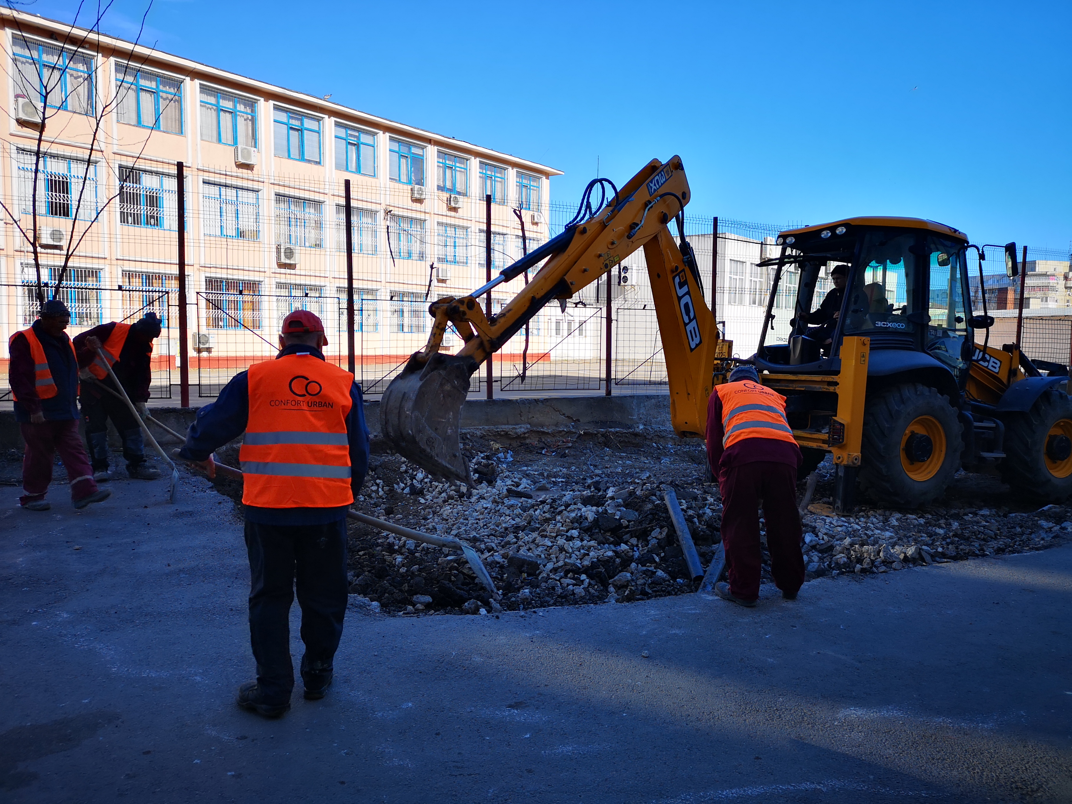 CONSTANȚA: Noi locuri de parcare, în locul garajelor demolate