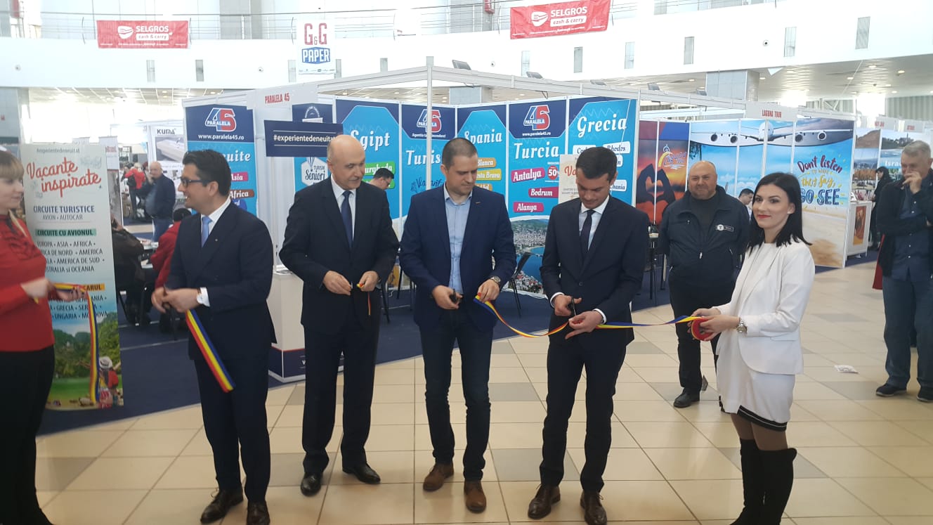 CONSTANȚA/FOTO: Ministrul Turismului, Bogdan Trif, a participat la Pavilionul Expozițional la deschiderea Târgului VACANȚA