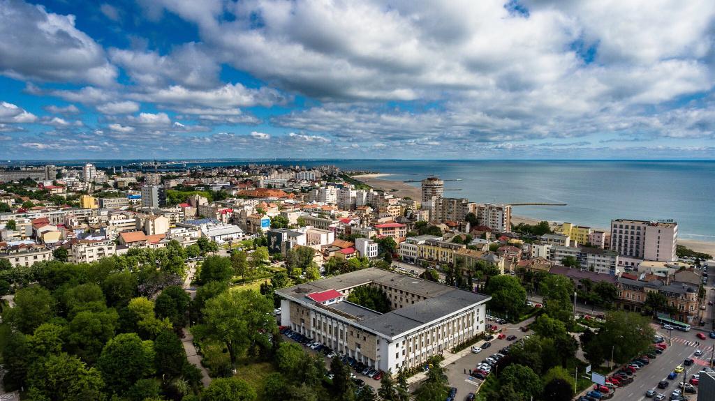 CONSTANȚA: Programul cu publicul, restricționat la serviciile primăriei