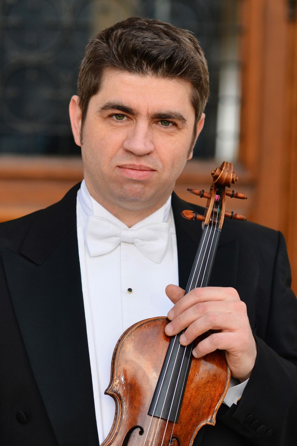 Violonistul Remus Azoiţei, un muzician al superlativelor, la Sala Radio
