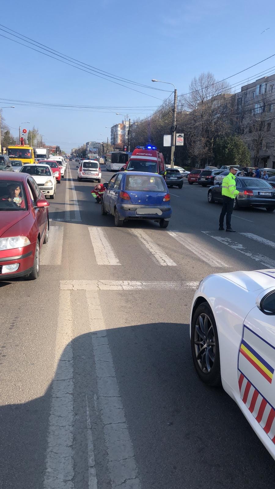 FOTO. Accident rutier în cartierul CET