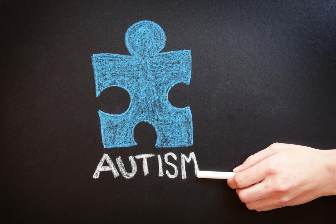 TULCEA: Ponton plutitor, amenajat ca centru mobil pentru copiii cu autism