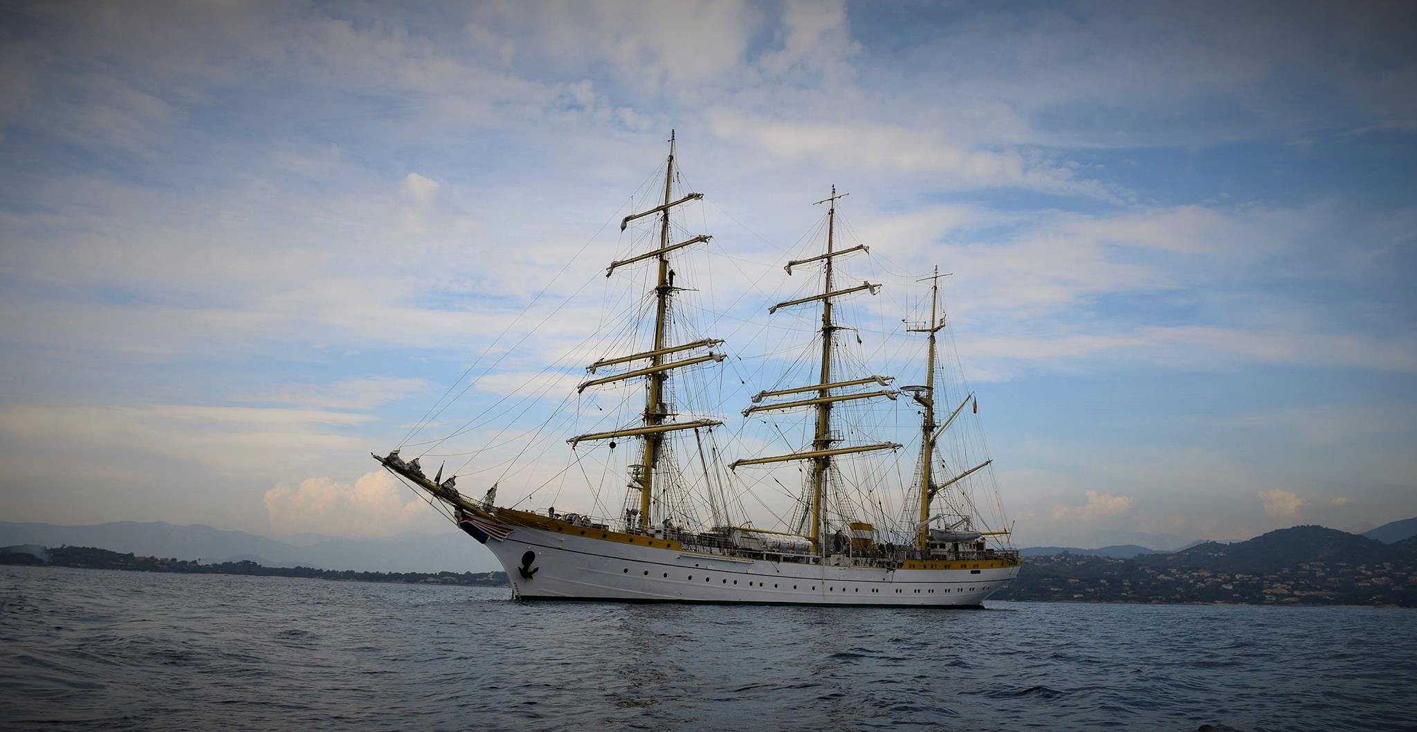 SULINA: Nava-școală ’’Mircea’’ acostează în port