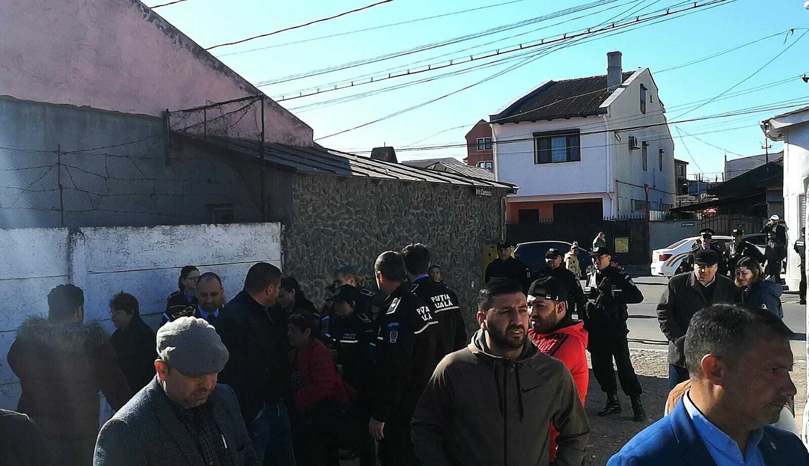 CONSTANȚA: Amplă acțiune de igienizare pe strada Semănătorului