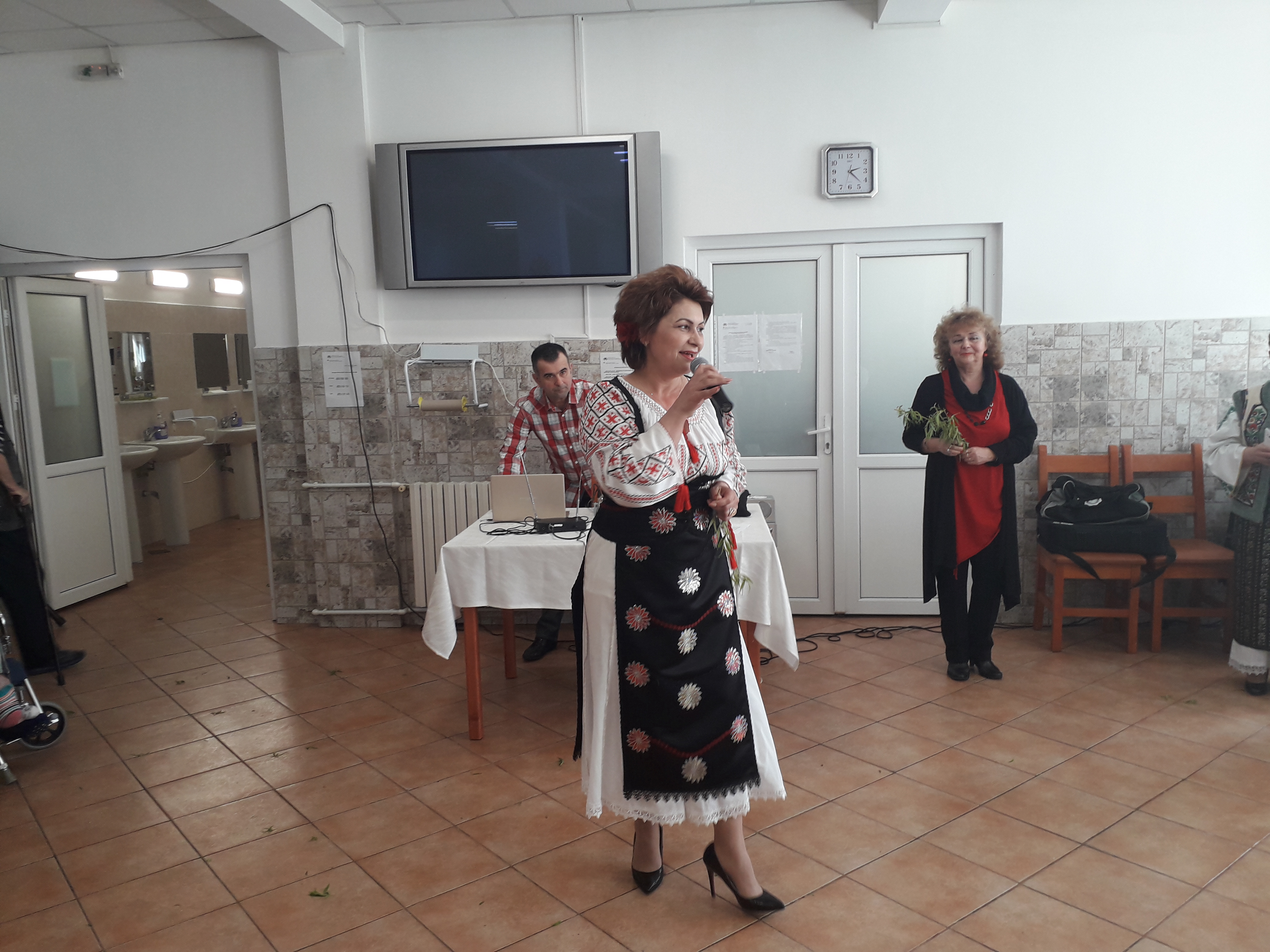 Spectacol oferit de Crucea Roşie, la Căminul pentru Persoane Vârstnice