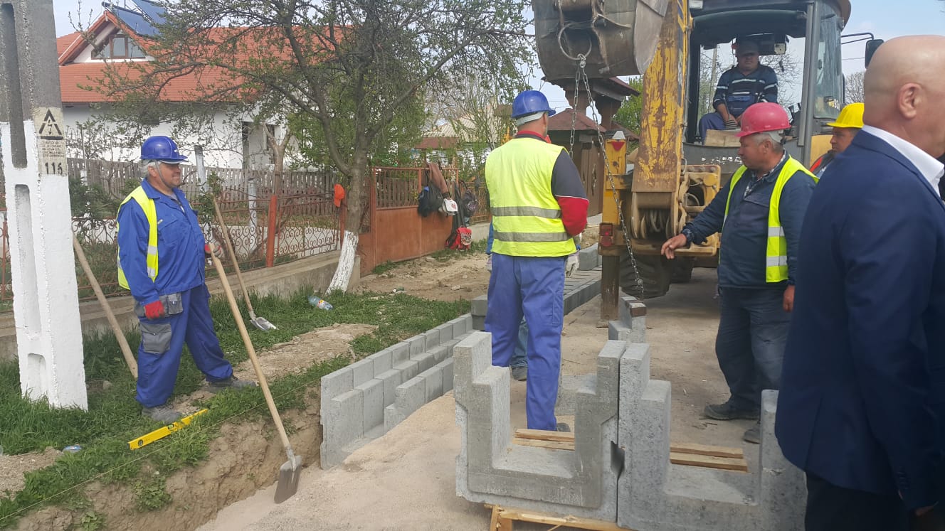 TULCEA: Au fost semnate, astăzi, mai multe contracte de finanţare pentru trei mari investiţii – FOTO