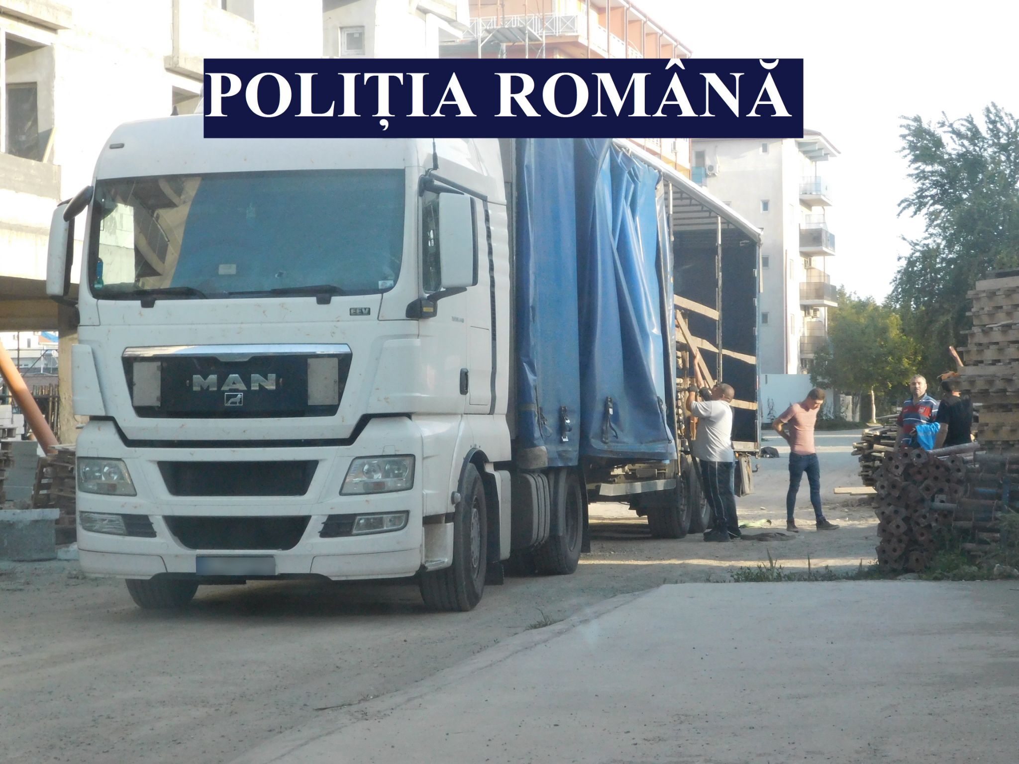 CONSTANȚA/FOTO: Doi bărbați reținuți în flagrant delict pentru infracțiuni economice
