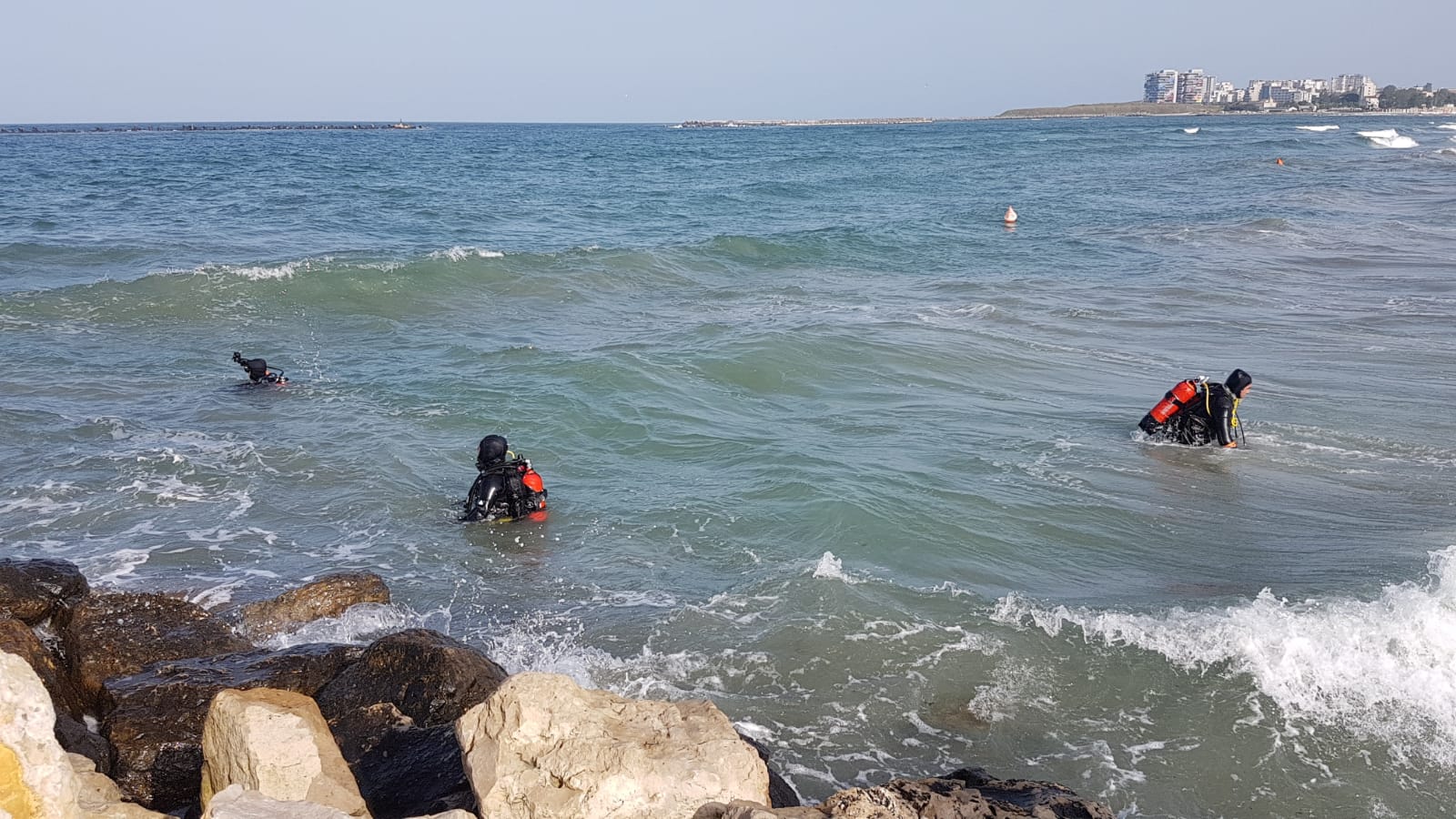 EFORIE: Un bărbat a fost dat dispărut în mare de familie, în timp ce el se afla la plimbare