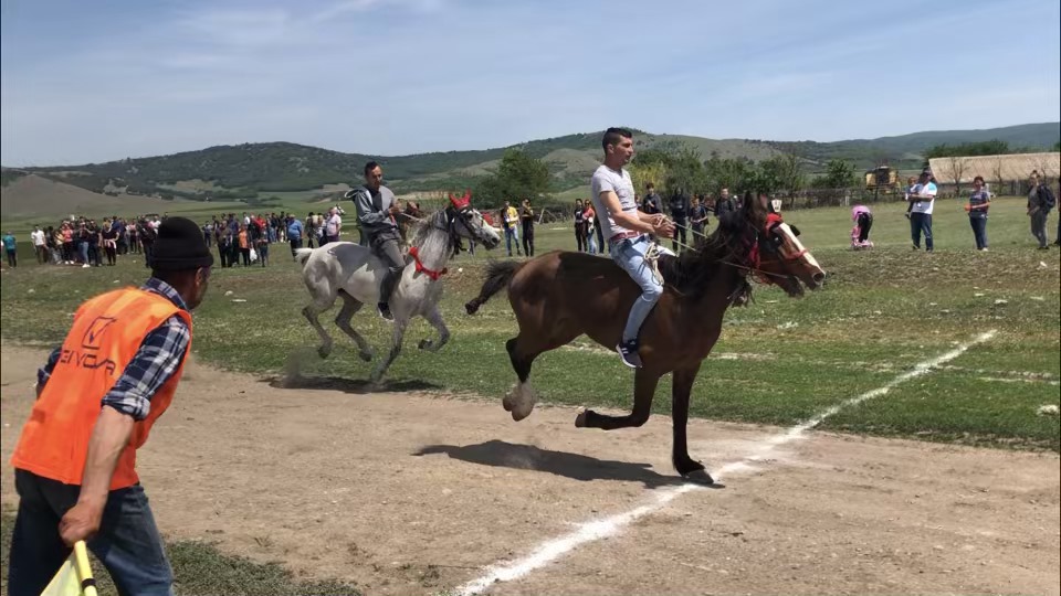 Tradiție reînviată: Coșia din Cerna, la a șaptea ediție – FOTO